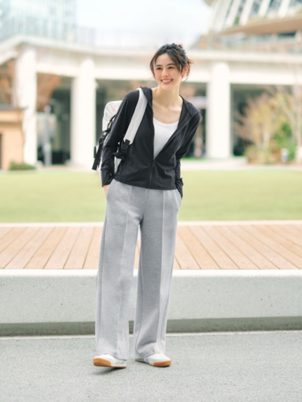 Uniqlo C Straight Sweatpants - Picture 8 of 8